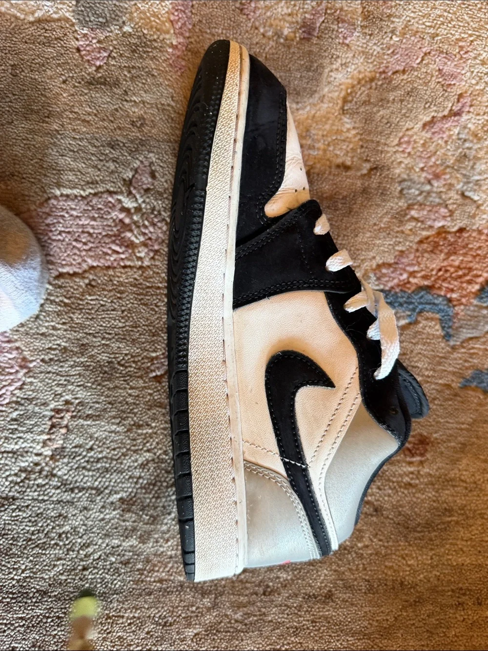 Nike Kids Black, White & Red Low-Top Sneakers